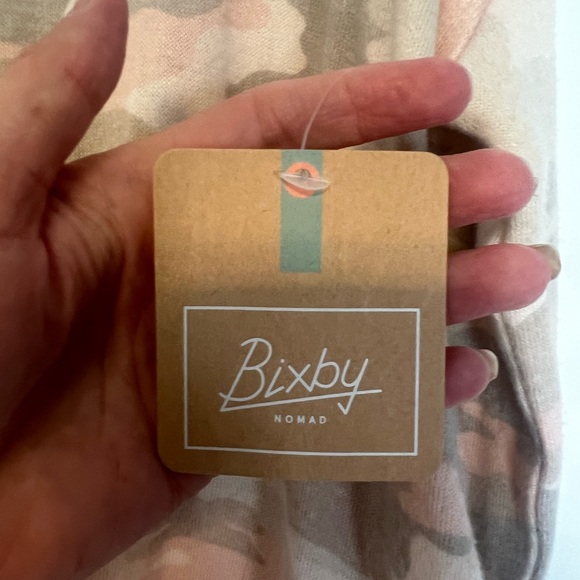 NWT Bixby Nomad Women’s Pastel Camouflage Soft Knit Brushed Crewneck SzL - Picture 4 of 12